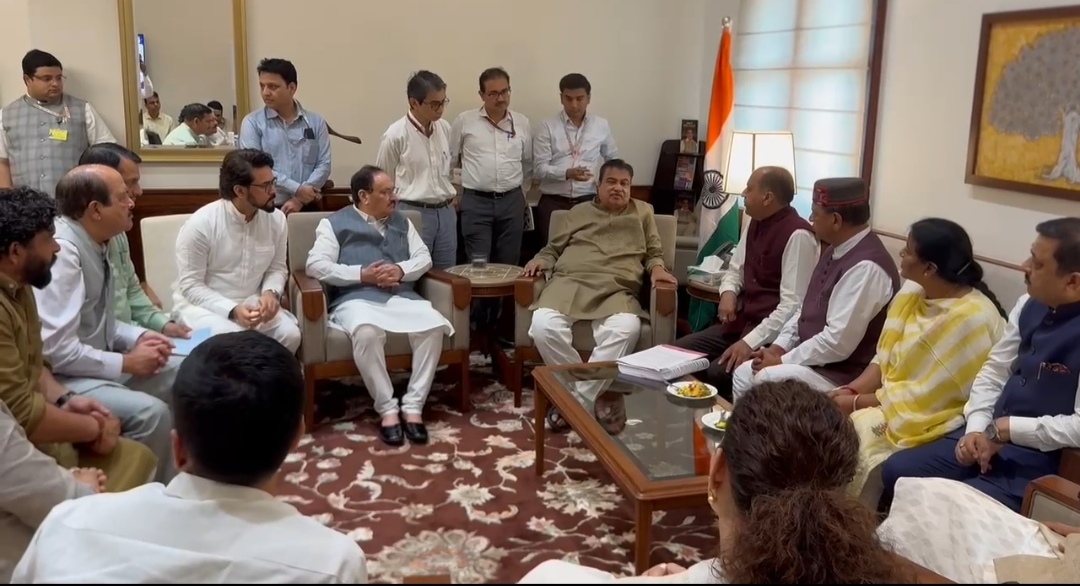 प्रदेशाध्यक्ष का एक प्रतिनिधिमंडल अमित शाह, गडकरी से मिला