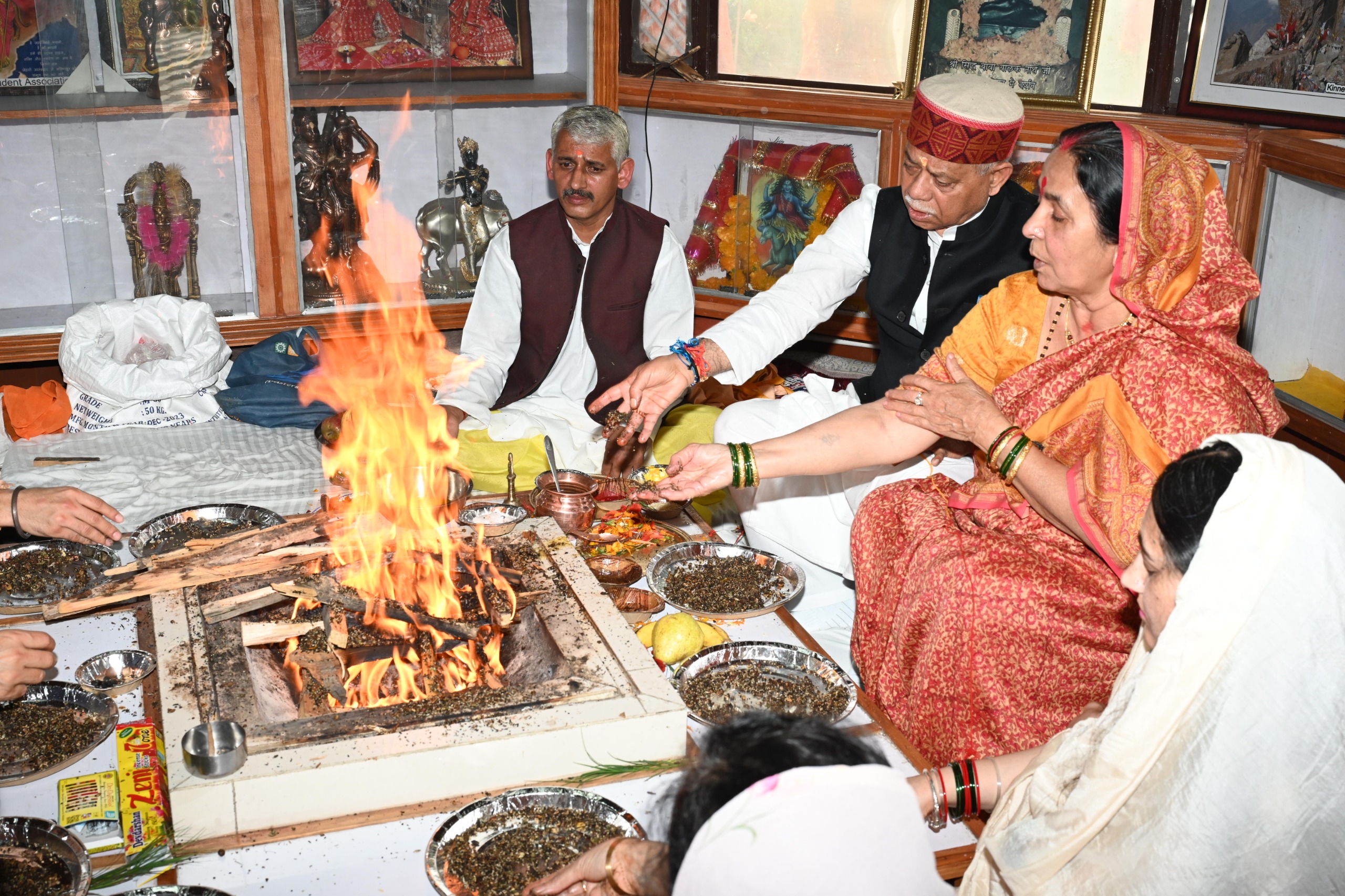 आपदामुक्त हिमाचल के लिए राज्यपाल ने किया हवन यज्ञ