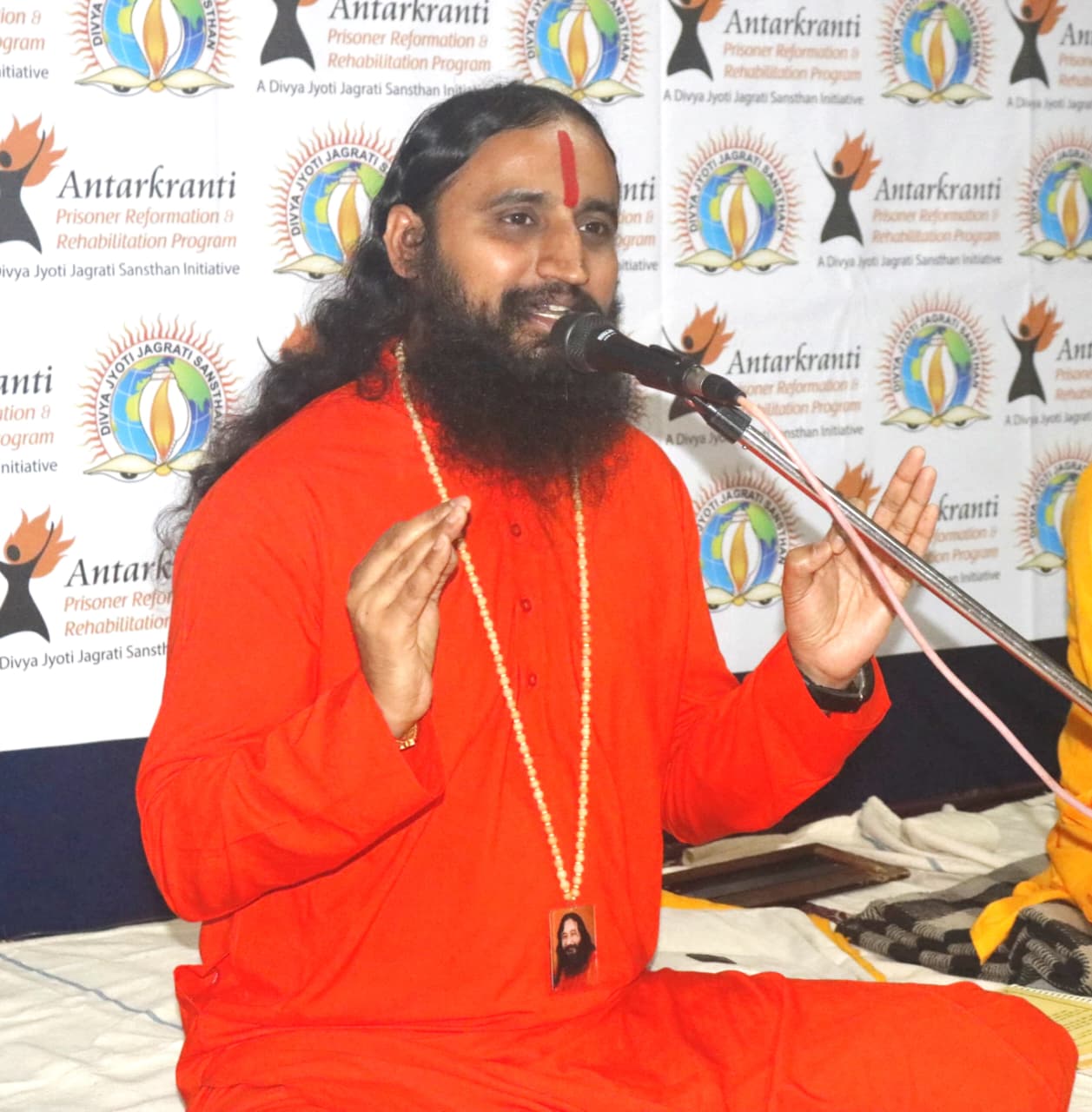परिवर्तन ही आत्म चिंतन का अंतिम परिणाम है- स्वामी विज्ञानानंद जी