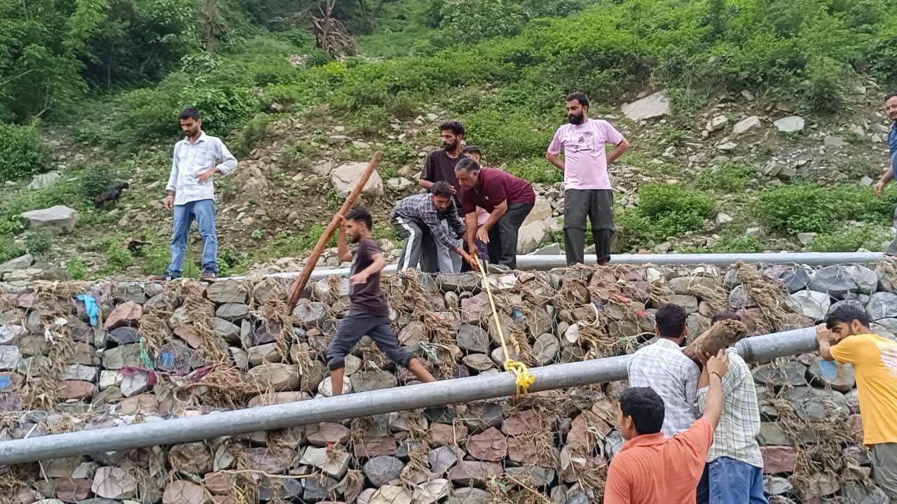 धर्मपुर विधानसभा क्षेत्र में आपदा प्रभावित योजनाओं की बहाली युद्धस्तर पर: मुकेश अग्निहोत्री