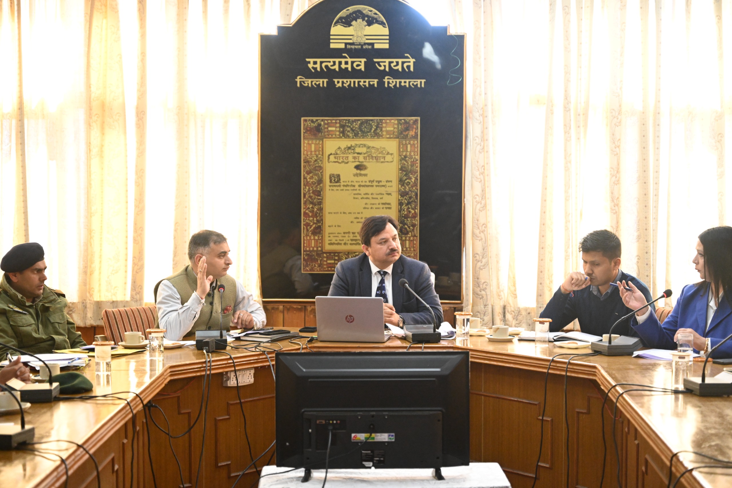 बर्फबारी के दौरान आपातकालीन स्थिति में त्वरित प्रतिक्रिया दें सभी अधिकारी – उपायुक्त