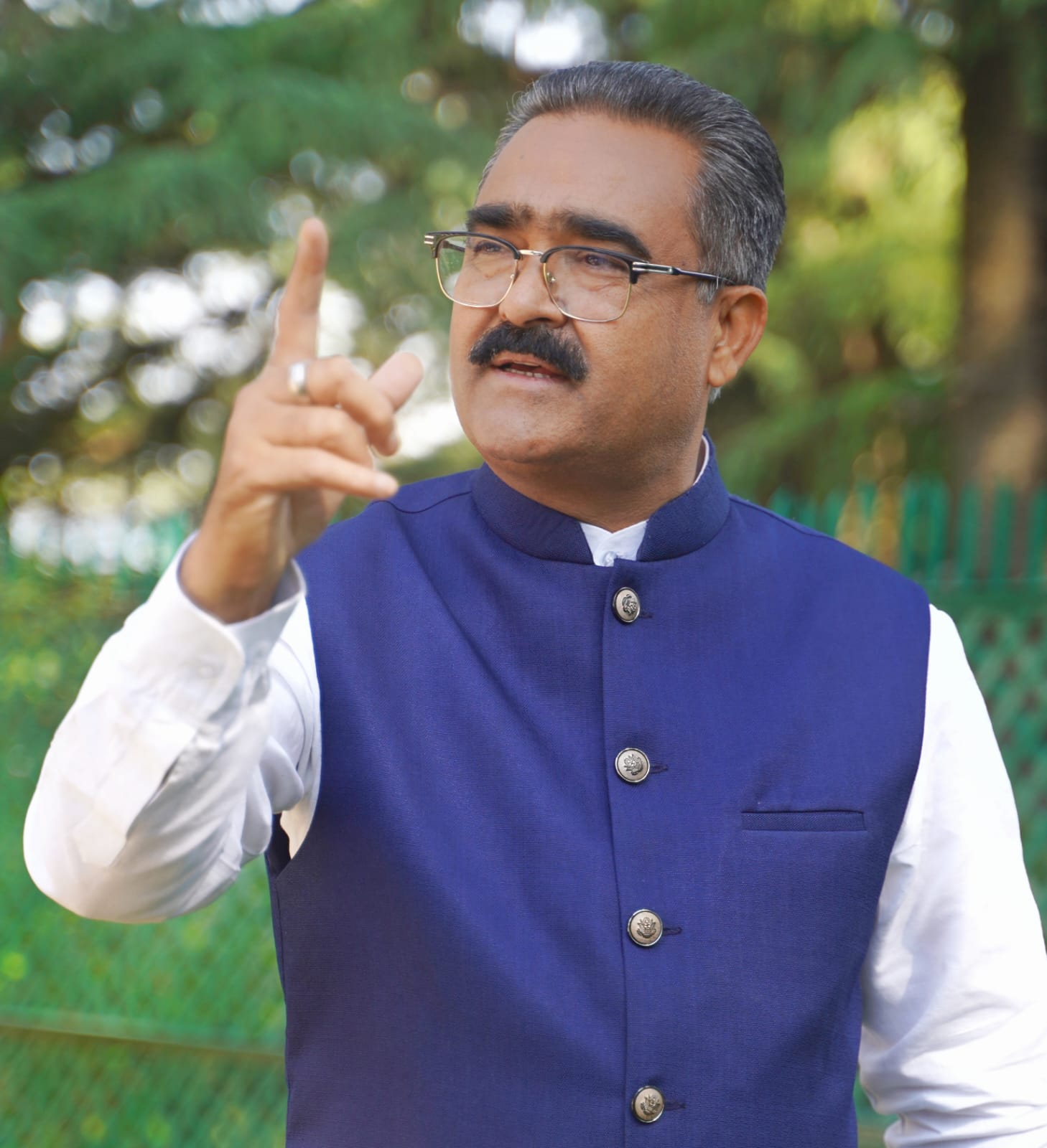 फेसबुक की राजनीति से बाहर निकलें विक्रमादित्य, वरना जनता देगी करारा जवाब — विक्रम ठाकुर